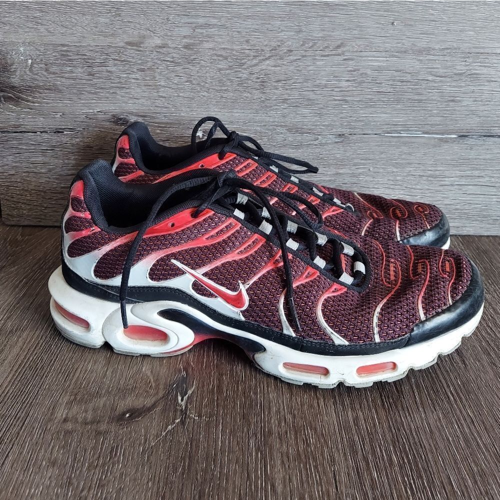 Nike Air Max Plus Hot Lava Sneakers Men's Size 11 852630-034